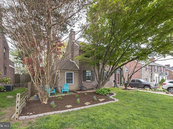 2nd image of 821 Harper Ave