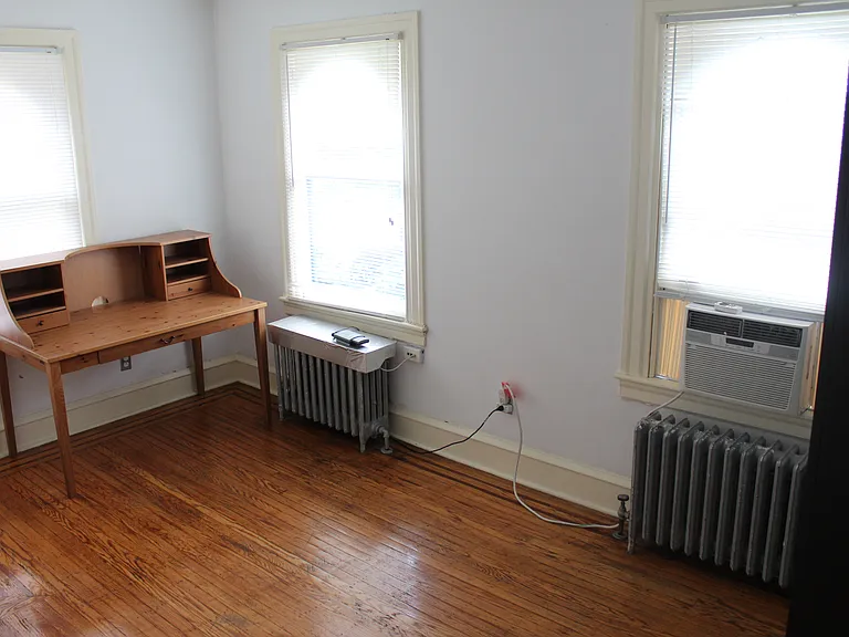 4054 Chestnut St #2R — Photo 11