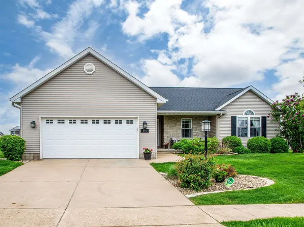 800 Debates St, Washington, IL 61571