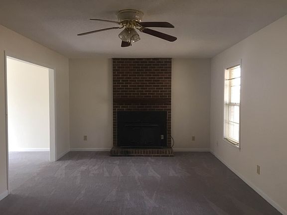 3rd image of 5103 N Oaks Dr