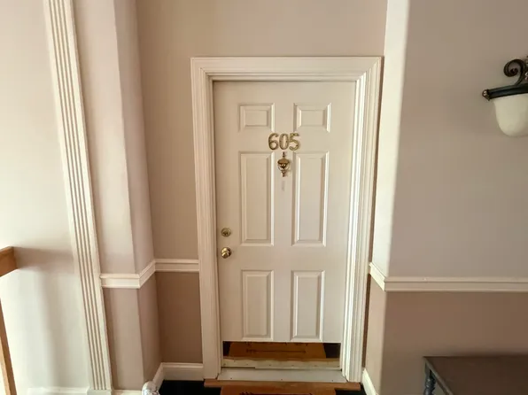 605 Saint Andrews Place #605, Manalapan, NJ 07726