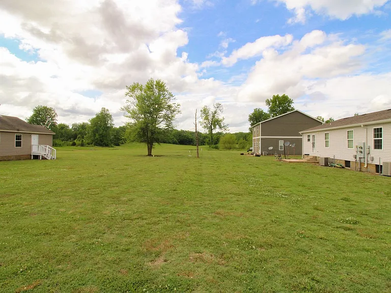 123 Meadows Ln — Photo 25
