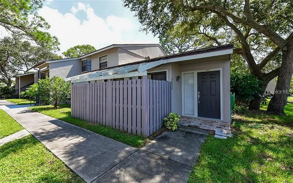2 bed, 2.0 bath, 1100 sqft, $4,000 — Photo 2