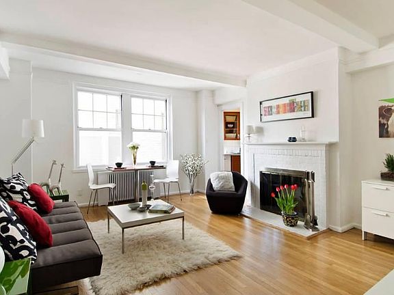 5th image of 2 Horatio St APT 8F