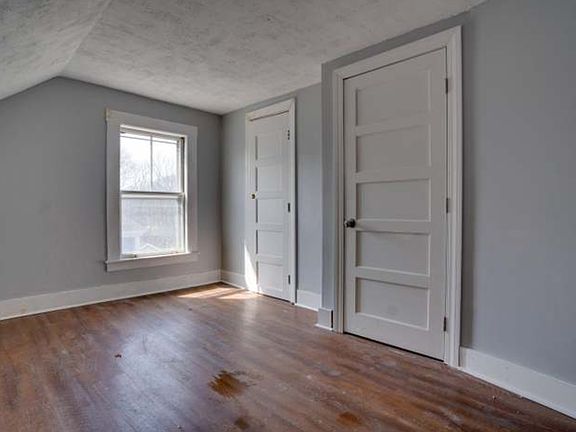 2nd image of 15 Essex St APT 1