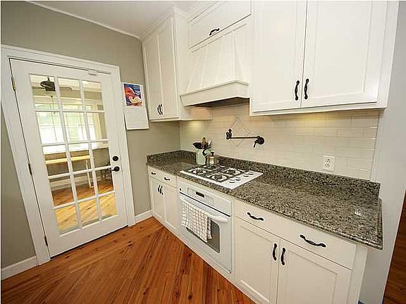 5th image of 4712 Park Pl E