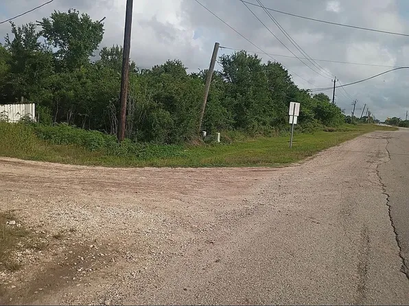 10978 Bastrop Beach Rd, Angleton, TX 77515