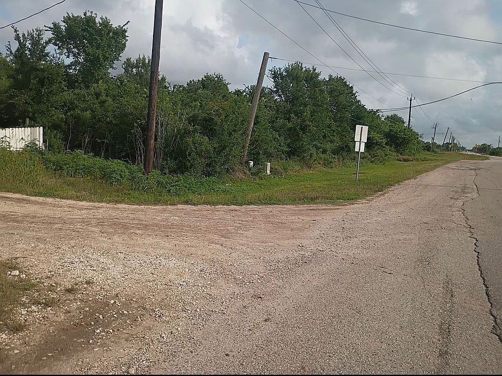 10978 Bastrop Beach Rd - Property Image