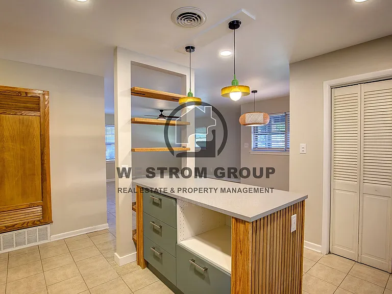 3905 Sanguinet St — Photo 17