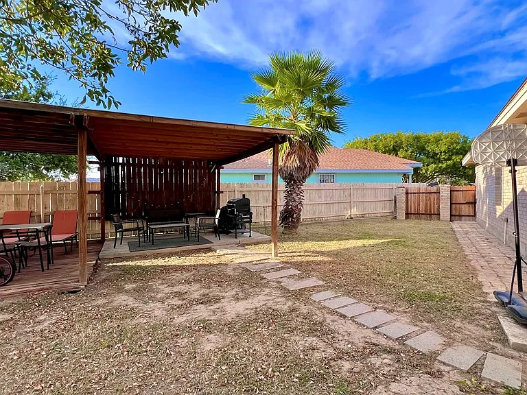 1890 Timberwood Dr — Photo 18