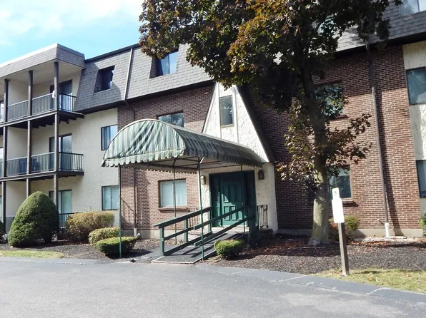 232 Canton St APT 107, Randolph, MA 02368