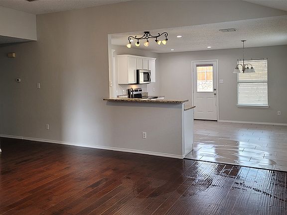 4th image of 1706 Willow Way