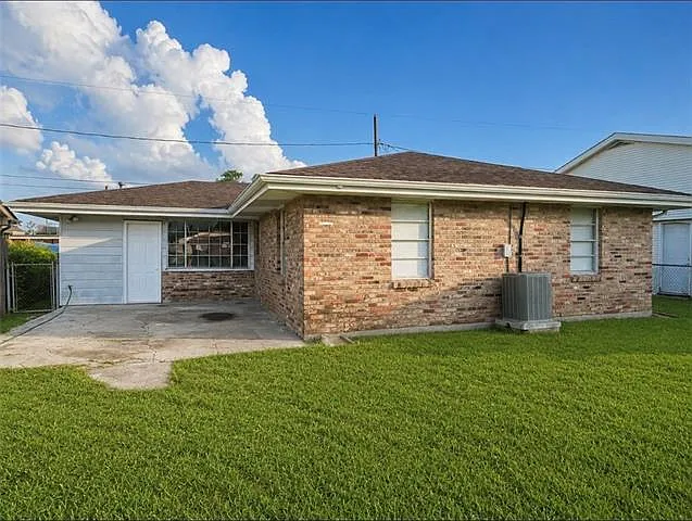 2118 Iowa Ave — Photo 17