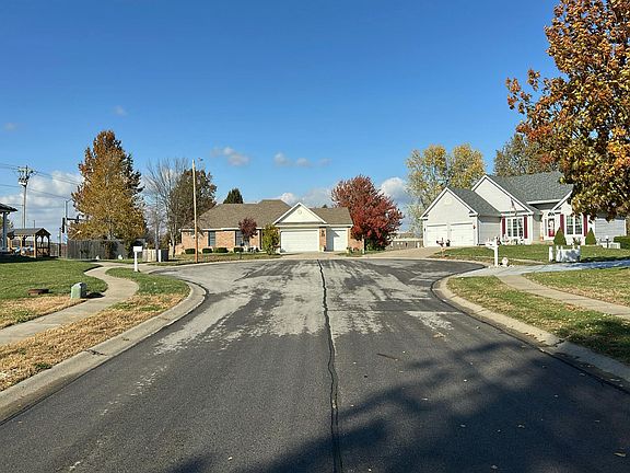 4th image of 1931 Meadow Ln