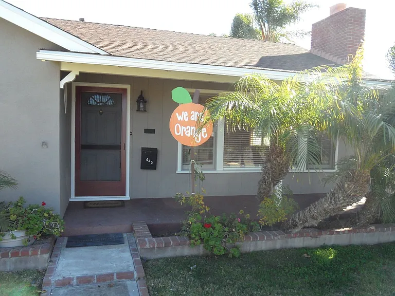 445 N Pine St — Photo 3