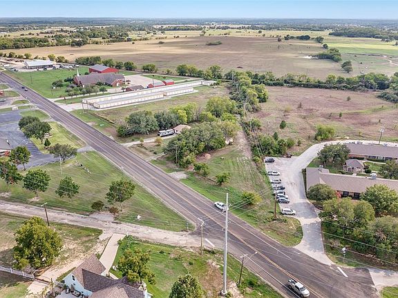4th image of 204 E State Highway 64