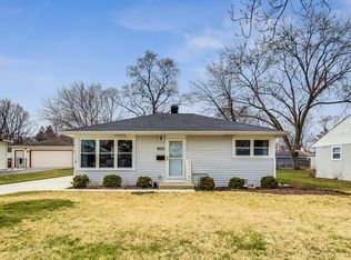3005 Martin Ln, Rolling Meadows, IL 60008