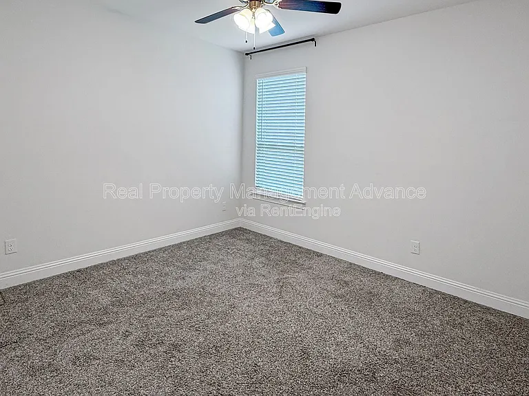 2912 Log Cabin Dr — Photo 18