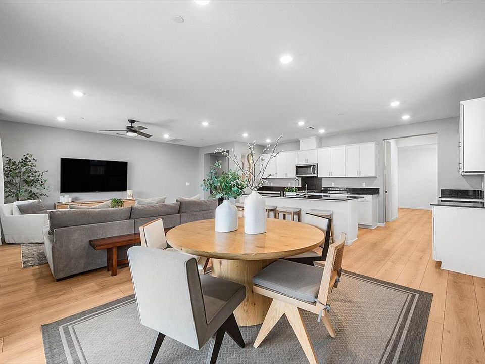 1st image of 818 Billhook Drive