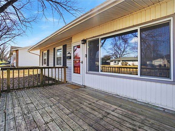 3rd image of 5588 Sharp Rd