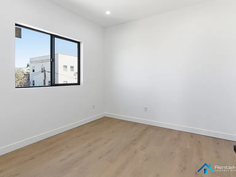 326 3/4 N La Fayette Park Pl — Photo 9
