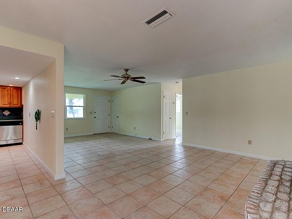 5th image of 20 Concord Dr