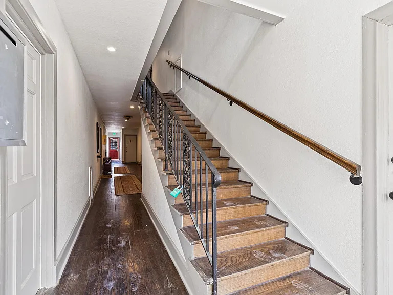 5849 Oram St — Photo 14
