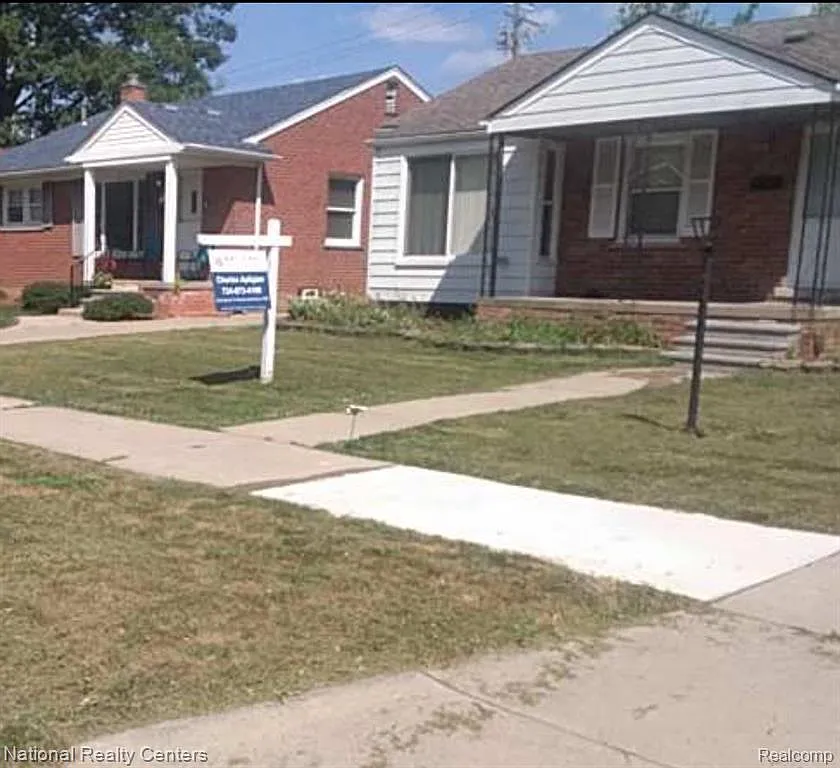 3 bed, 2.0 bath, 2054 sqft, $1,850 — Photo 2