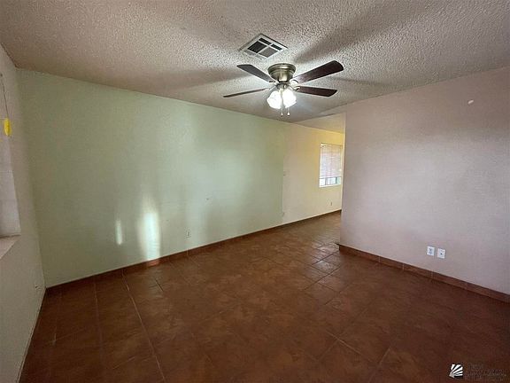 3rd image of 3189 W 31st Ln