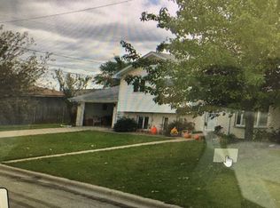 8401 S 79th Ct, Justice, IL 60458