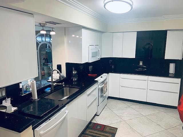 Beautiful updated kitchen