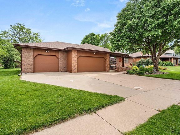 3rd image of 6105 W Oscar Howe Cir