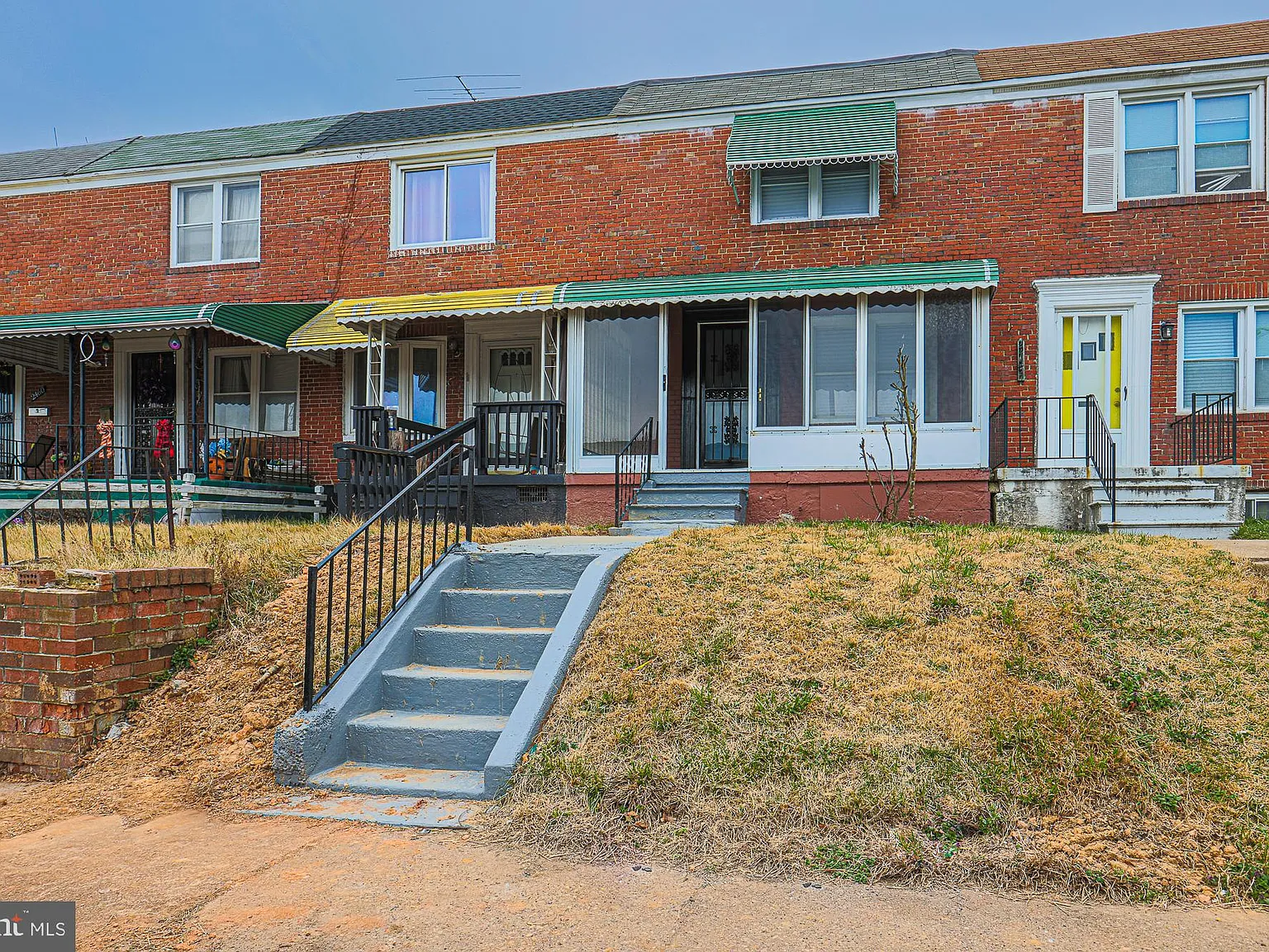 3 bed, 1.0 bath, 1024 sqft, $1,650 — Photo 3
