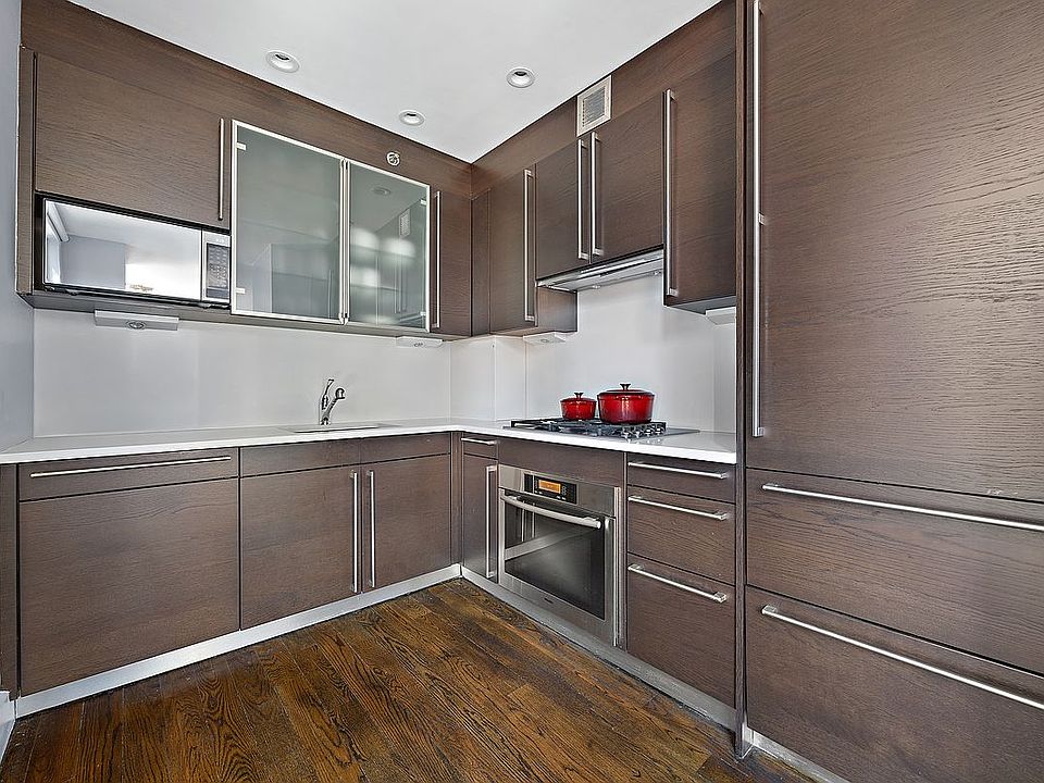 1st image of 464 W 44th St APT 6J