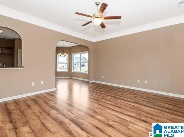 5552 Timber Leaf Trl, Bessemer, AL 35022