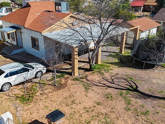 4th image of 711 E 3RD Street