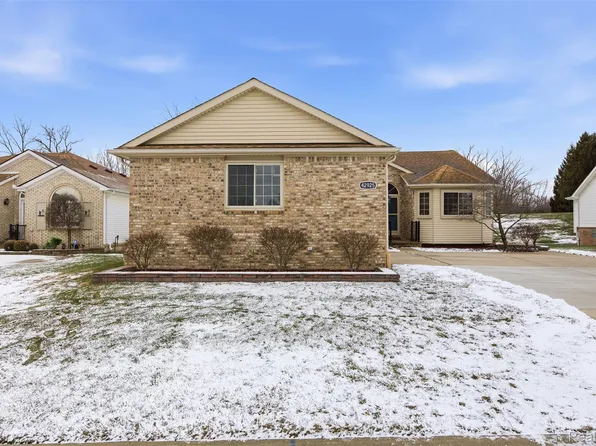 42925 N Hampton Dr, Sterling Heights, MI 48314