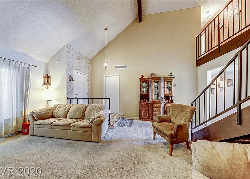 1st image of 647 Otono Dr