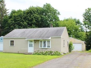 32 Homeland Rd, North Syracuse, NY 13212