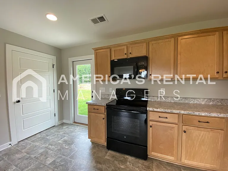 370 Sunlight Cir — Photo 5