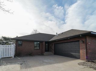 2009 Stagecoach Rd, Grand Island, NE 68801