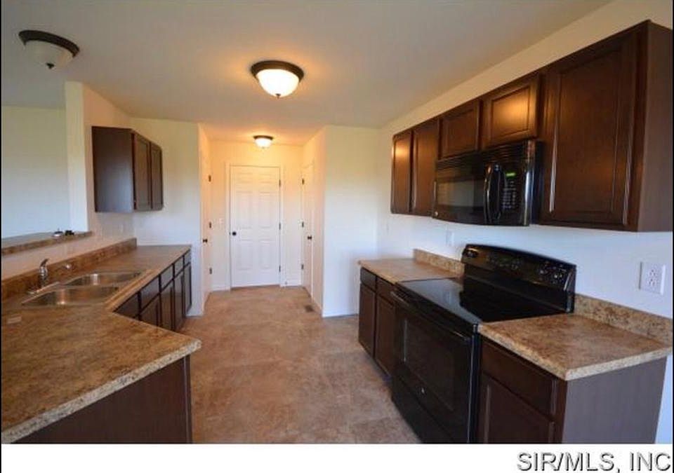1st image of 822 Harbor Woods Dr