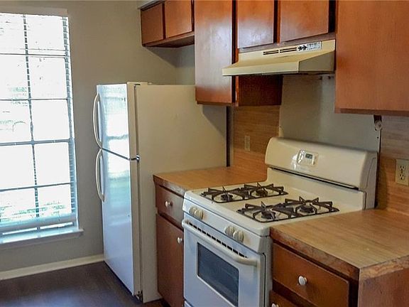 3rd image of 6700 Deatonhill Dr #B