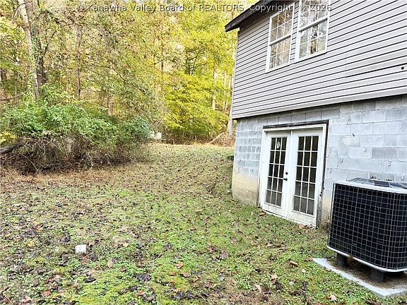 4th image of 27 Maple Glen Trl