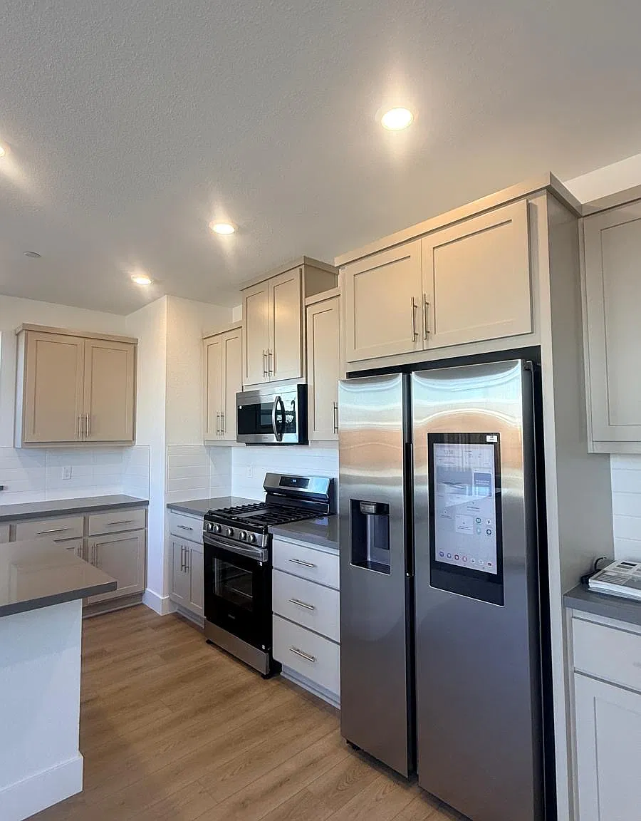 4 bed, 2075 sqft, $3,200 — Photo 3