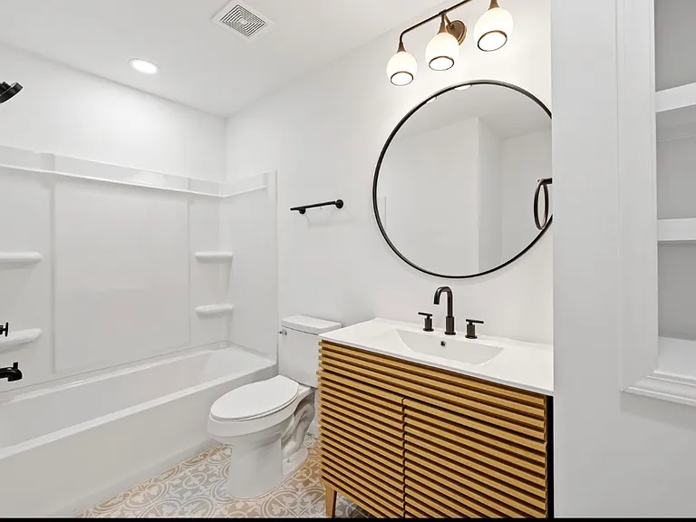 1003 Linwood Ave — Photo 5