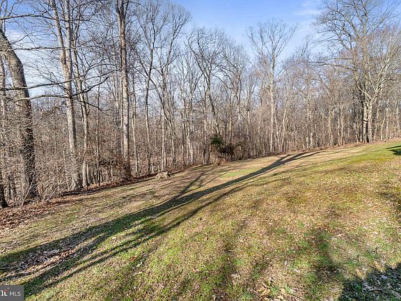 5th image of 208 N Deer Run Dr
