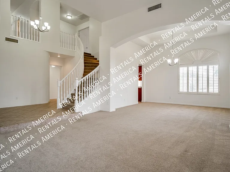 2631 S Leonard Pl — Photo 4