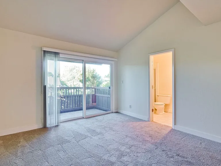 2040 W Middlefield Rd #2 — Photo 16
