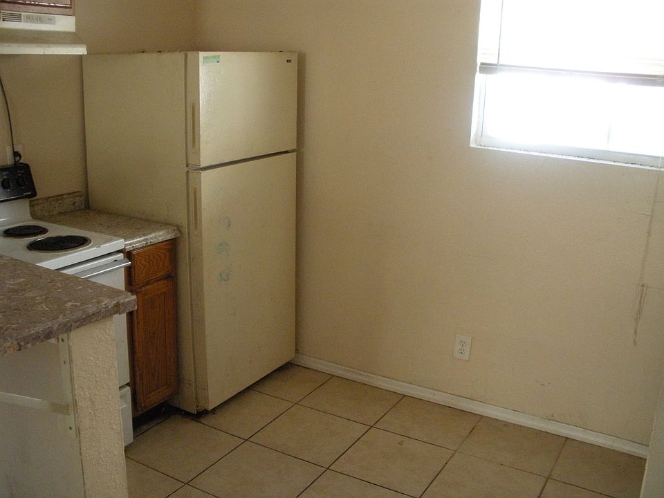 2nd image of 1507 Mount Herman St